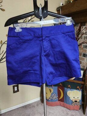NWT INC sz 8 goddess blue shorts